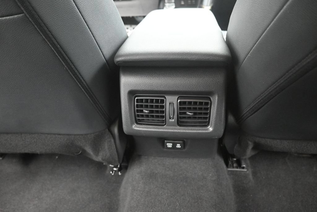 Used 2025 Toyota Camry SE FWD image 10