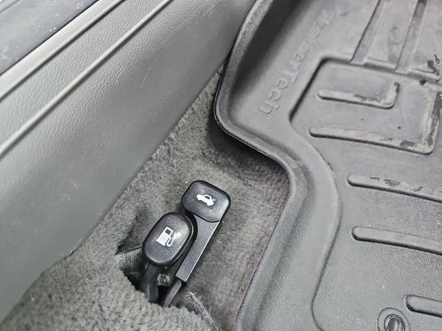 Used 2022 Hyundai Elantra SEL w/ Convenience Package FWD image 33
