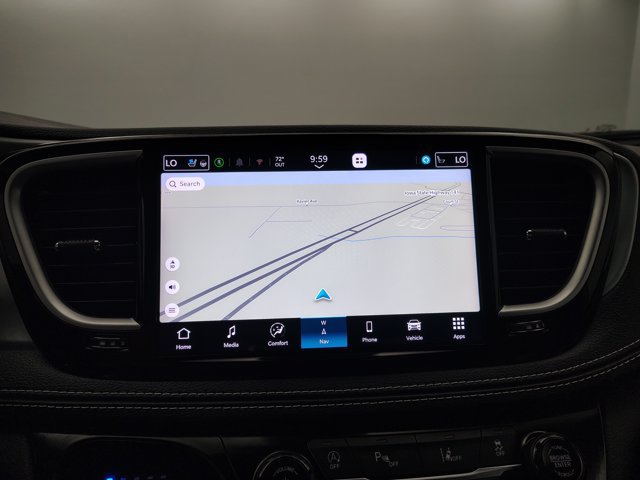Used 2026 Chrysler Pacifica Limited w/ S Appearance Package FWD image 3