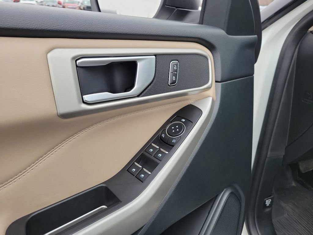 Certified 2023 Ford Explorer XLT w/ Equipment Group 202A image 19