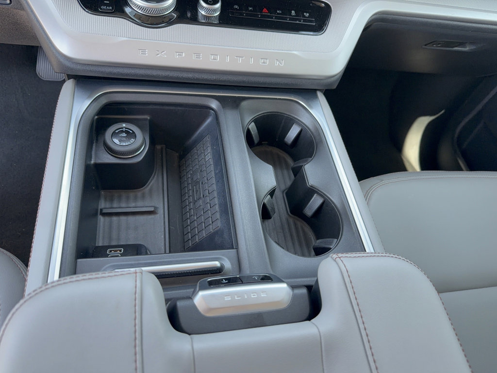 Certified 2025 Ford Expedition Active image 31