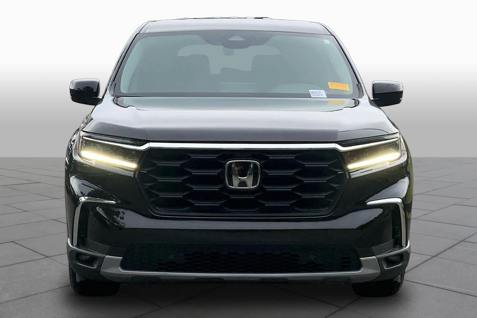 Used 2025 Honda Pilot EX-L image 4
