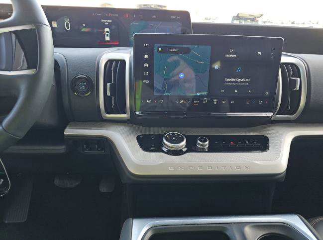 Certified 2025 Ford Expedition Active image 14