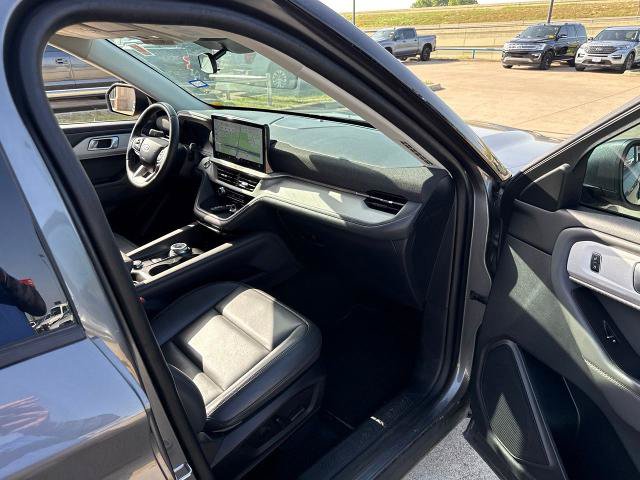 Certified 2025 Ford Explorer Active w/ Active Comfort Package RWD image 15