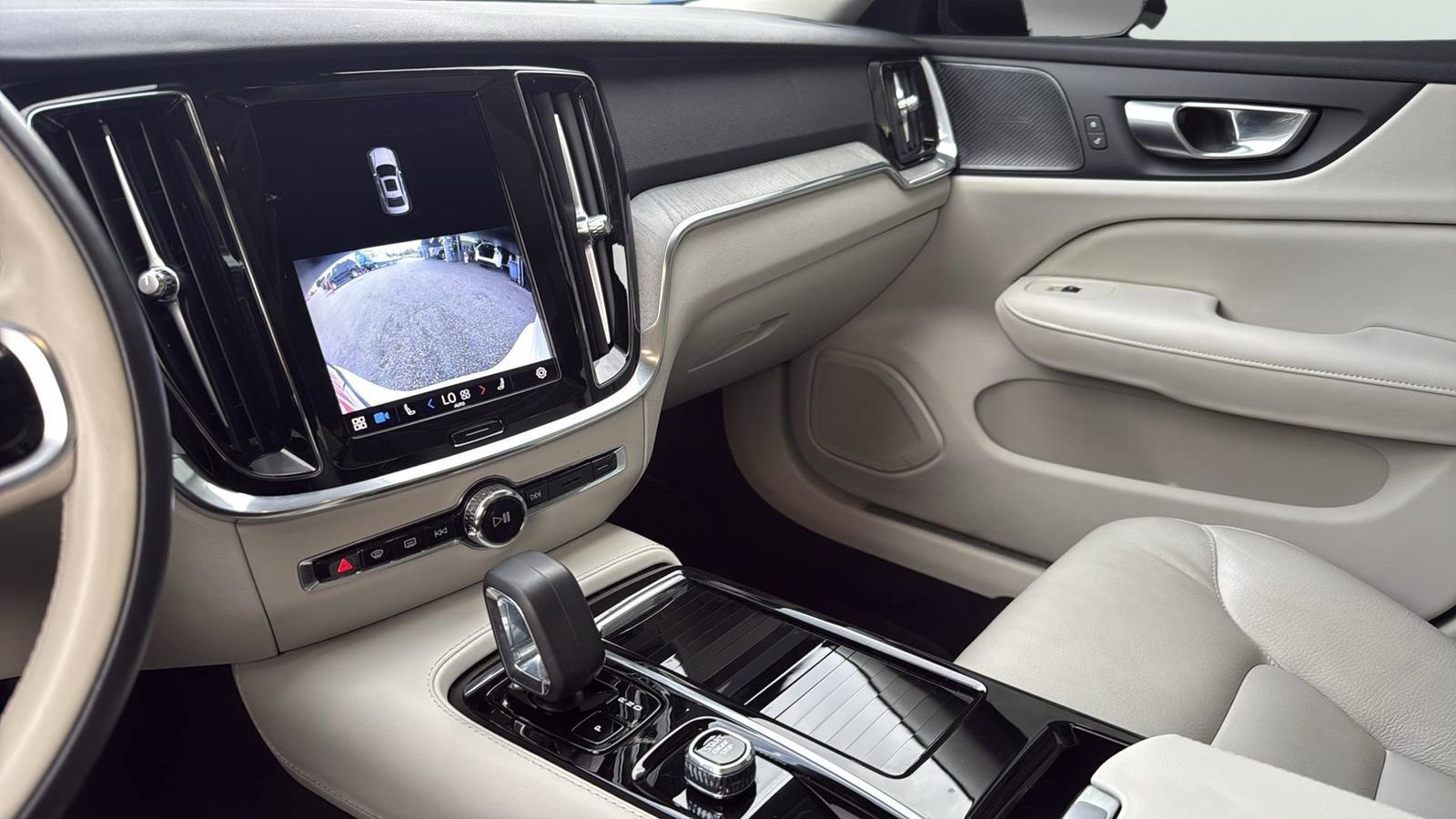 Used 2024 Volvo S60 T8 Plus image 20