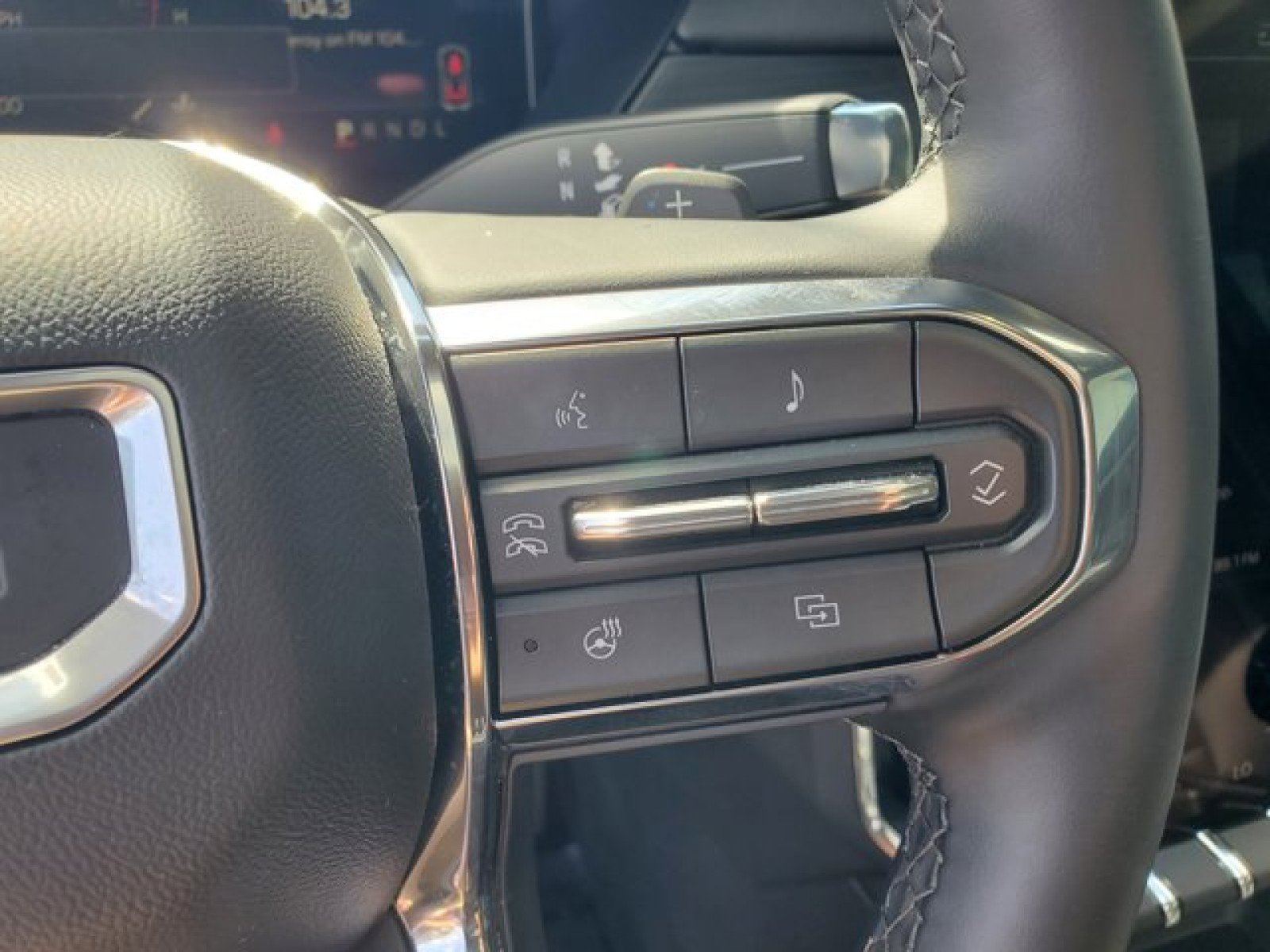 Used 2025 GMC Acadia Elevation w/ Elevation Premium Package image 20