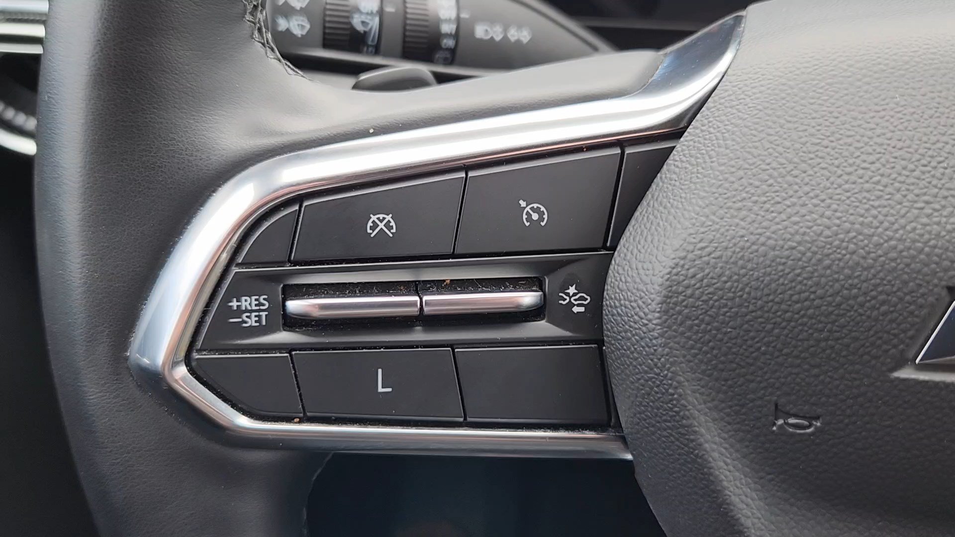 Used 2025 Chevrolet Equinox LT w/ Convenience Package II AWD/4WD image 12