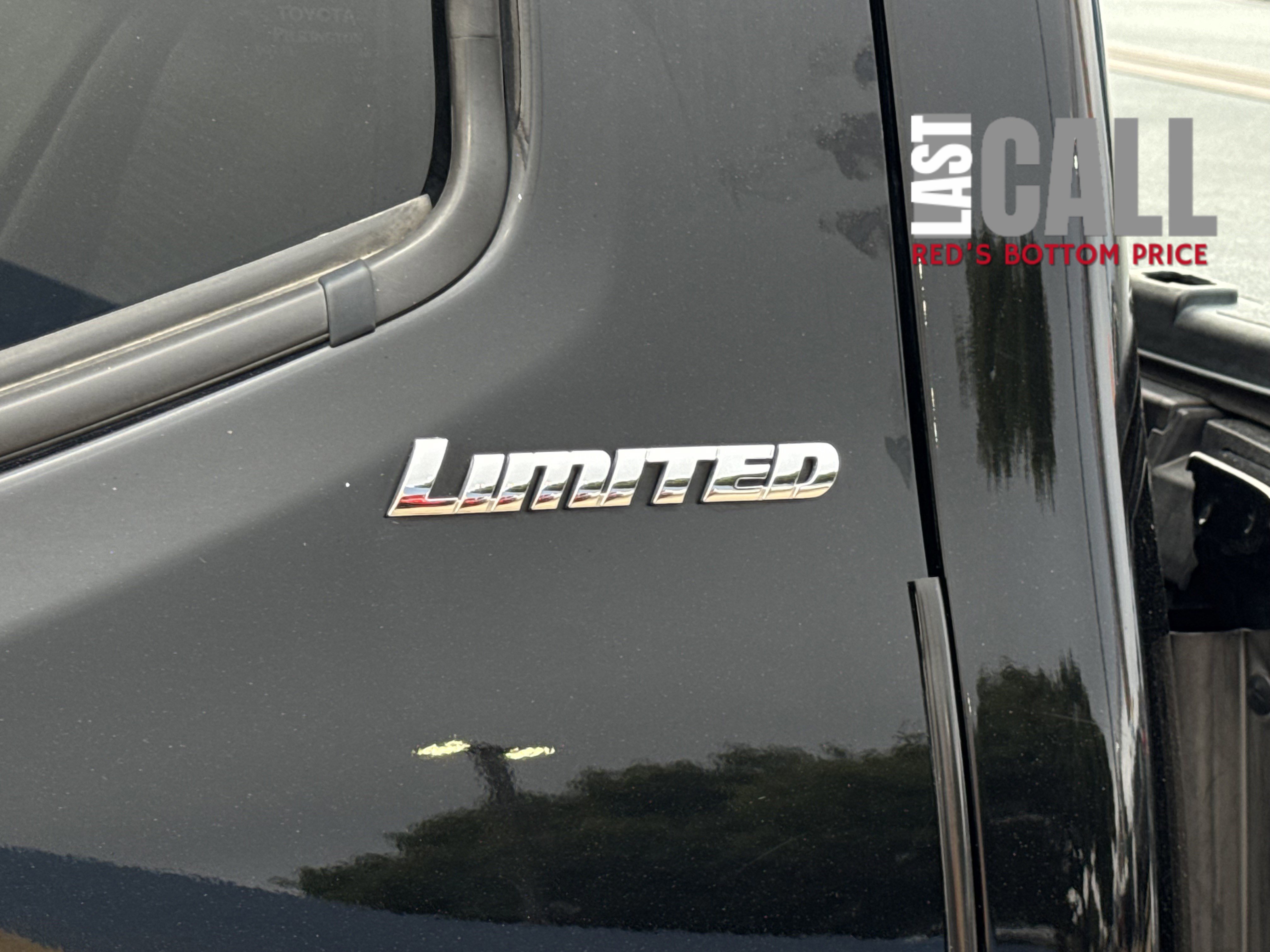 Used 2020 Toyota Tacoma Limited image 13