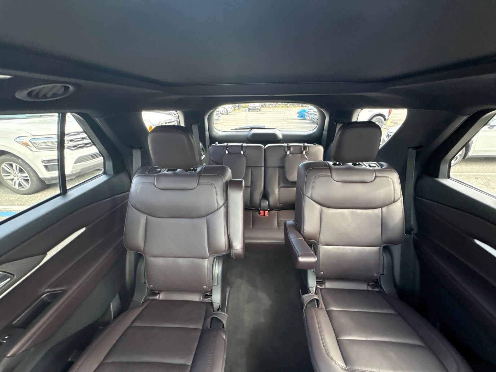 Certified 2025 Ford Explorer Platinum RWD image 22