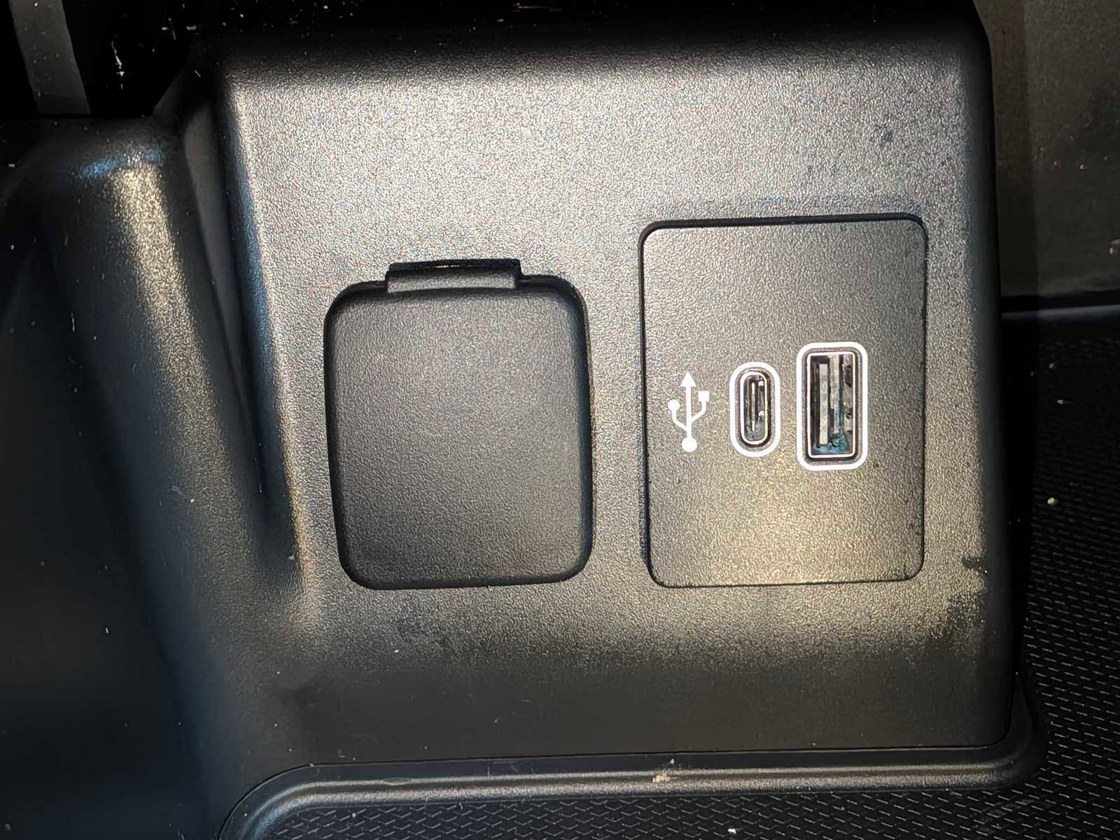 Certified 2025 Ford Explorer ST image 32