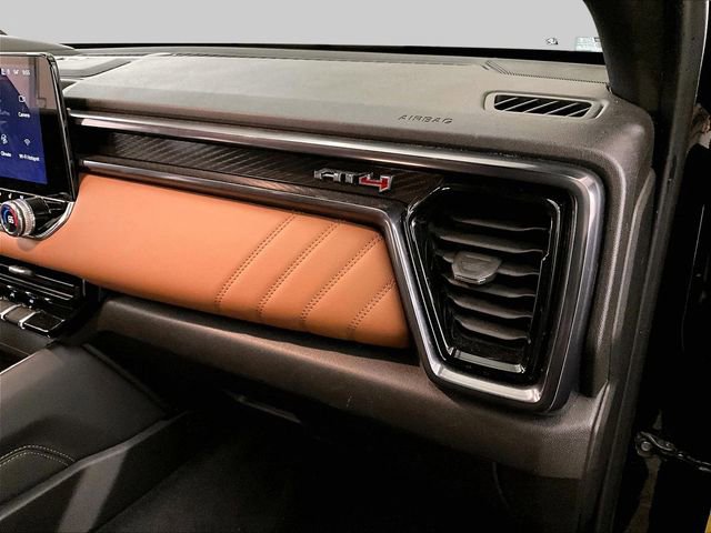 Used 2025 GMC Canyon AT4 w/ Nightfall Edition AWD/4WD image 15