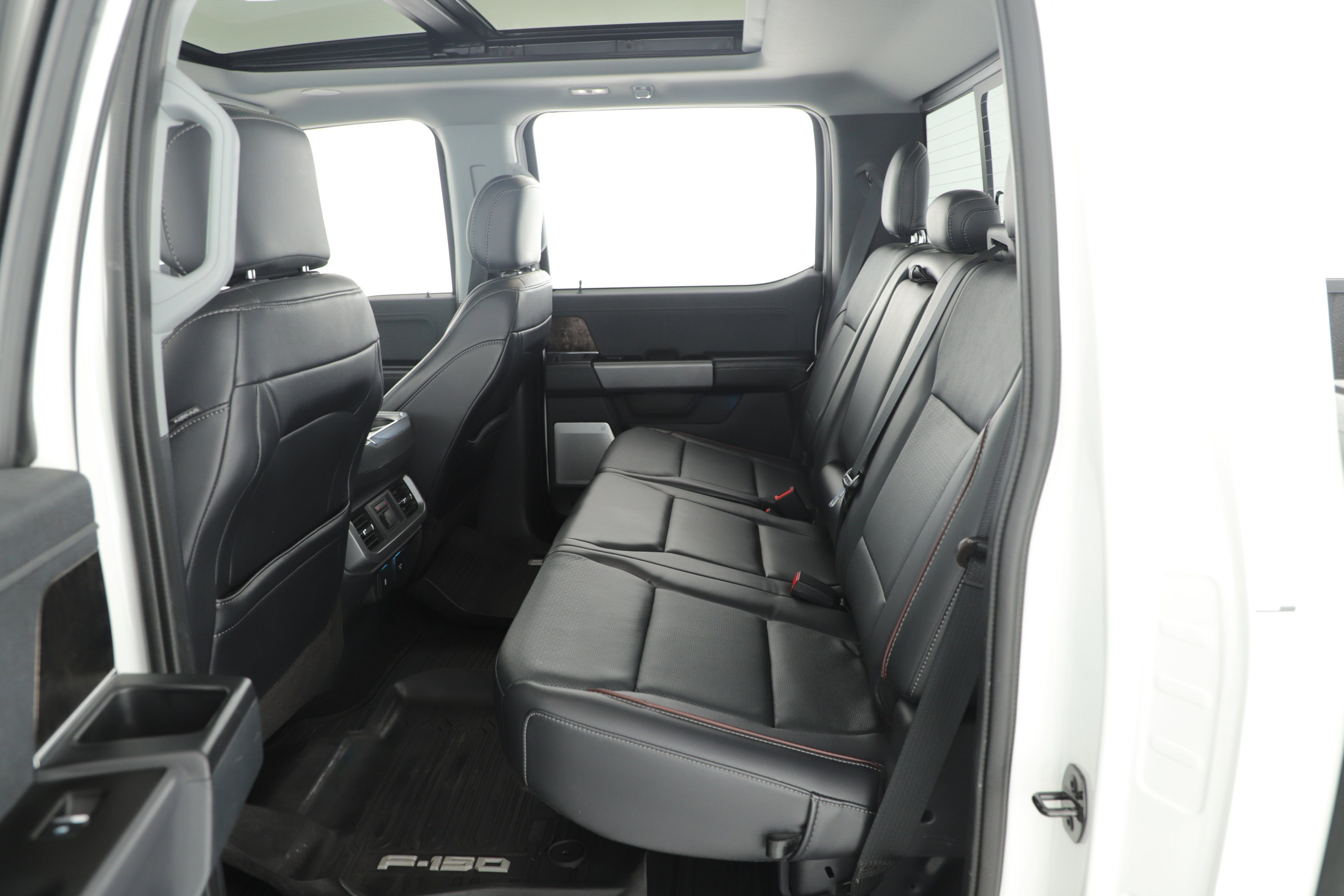 Certified 2021 Ford F150 Lariat w/ Equipment Group 502A High image 24