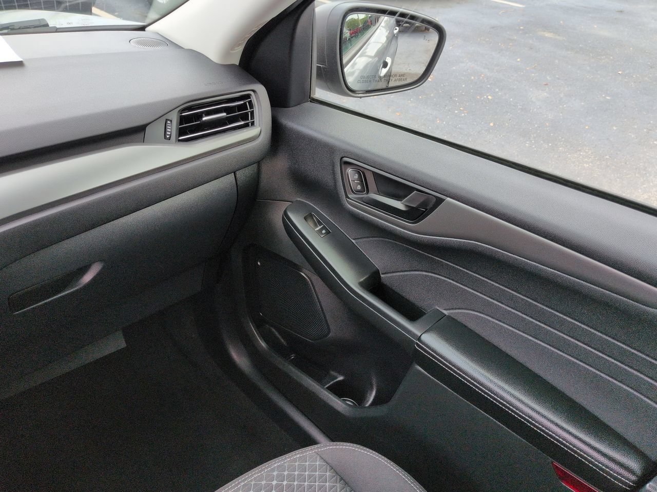 Certified 2023 Ford Escape Active AWD/4WD image 17
