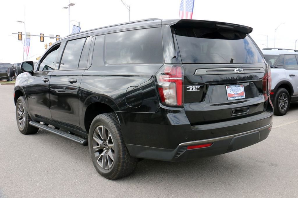 Used 2022 Chevrolet Suburban Z71 w/ Luxury Package image 7