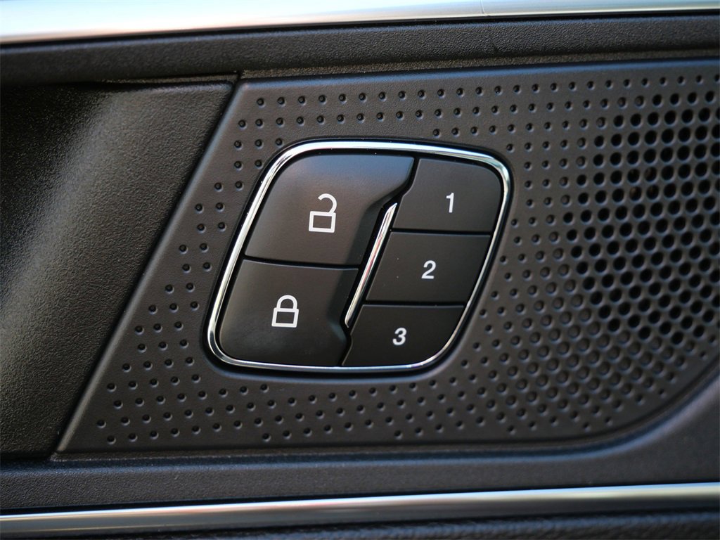 Certified 2022 Ford Edge Titanium w/ Class II Trailer Tow Package image 16