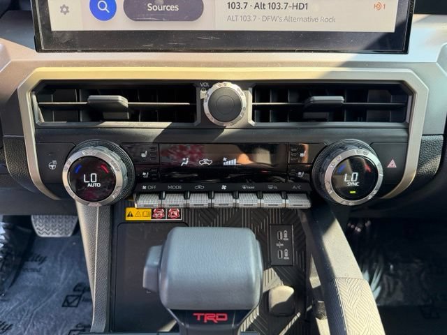 Used 2024 Toyota Tacoma TRD Off-Road w/ TRD Off Road Premium Package AWD/4WD image 18
