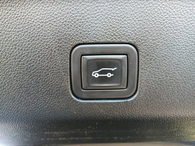 Used 2024 Chevrolet Suburban Premier RWD image 33