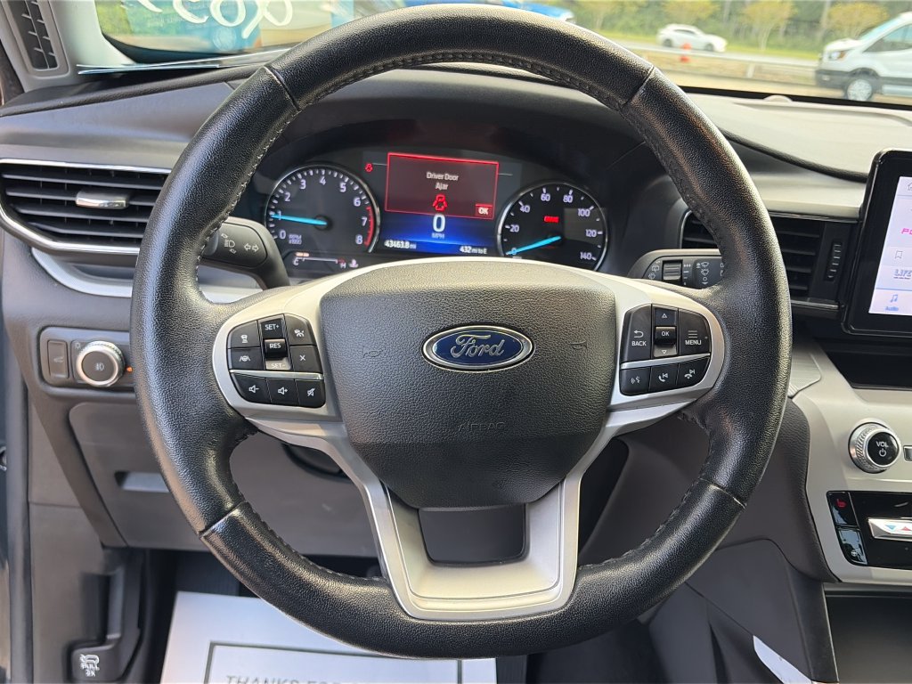 Certified 2023 Ford Explorer XLT w/ Equipment Group 202A RWD image 17