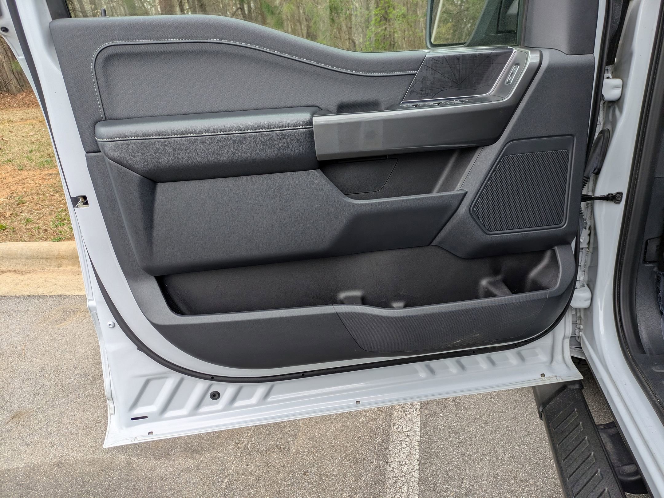 Certified 2022 Ford F150 XLT w/ Equipment Group 302A High image 10