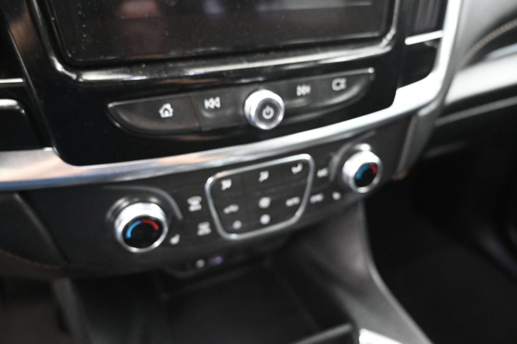Used 2020 Chevrolet Traverse LT w/ LT Premium Package FWD image 17