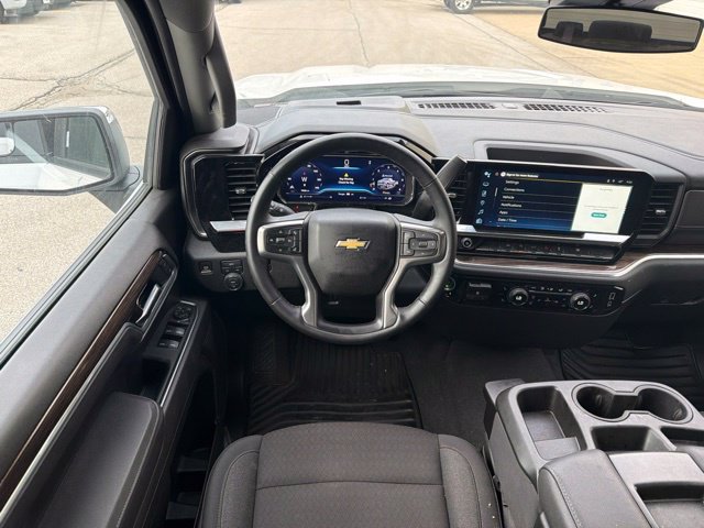 Used 2025 Chevrolet Silverado 1500 LT AWD/4WD image 16
