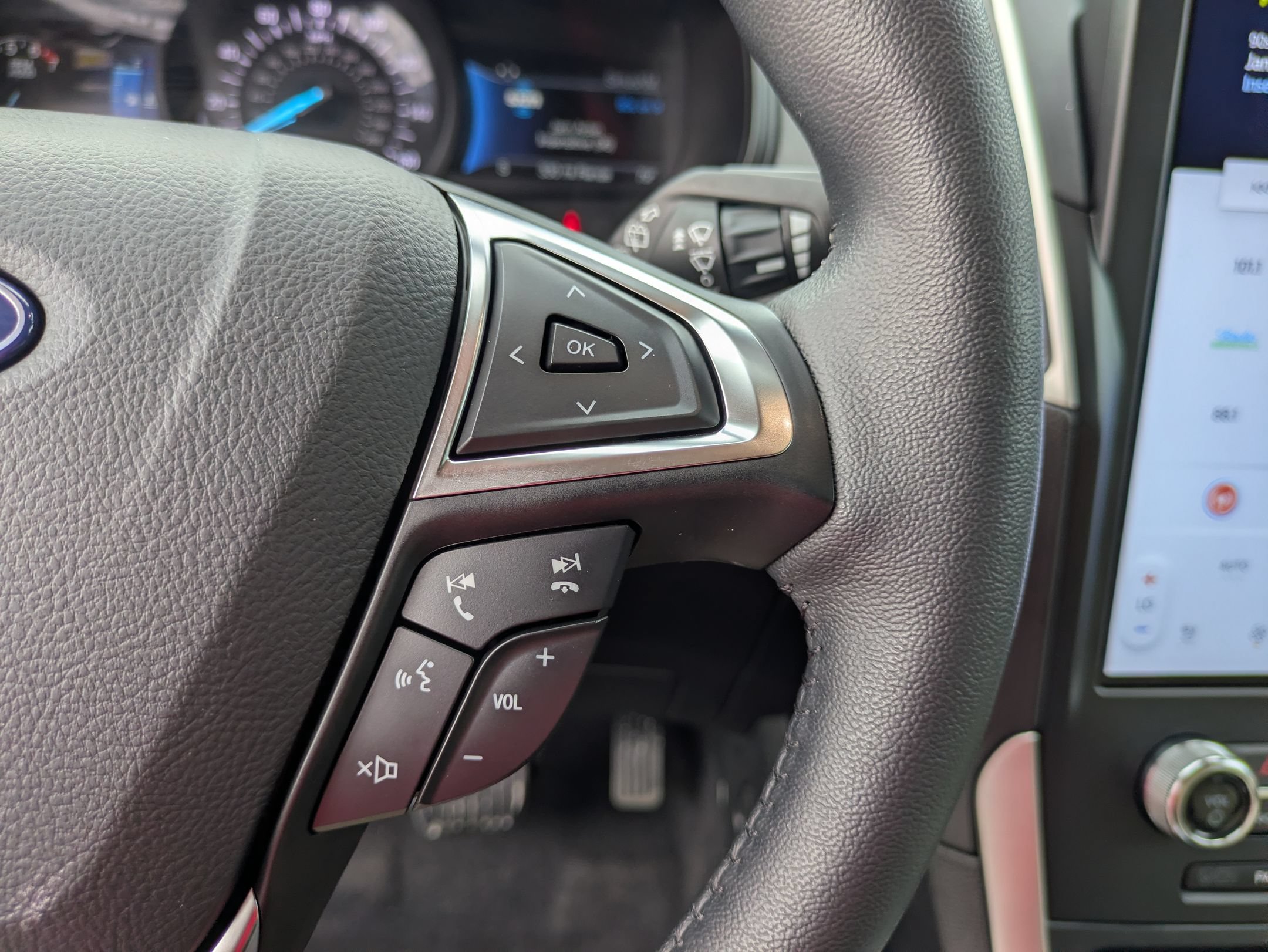Certified 2024 Ford Edge SEL w/ Convenience Package AWD/4WD image 19
