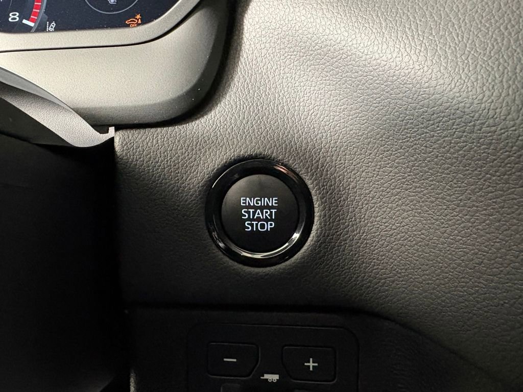 Used 2025 Toyota Tundra Limited image 22