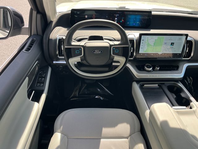 Certified 2025 Ford Expedition Max Platinum w/ Driver's Package AWD/4WD image 29