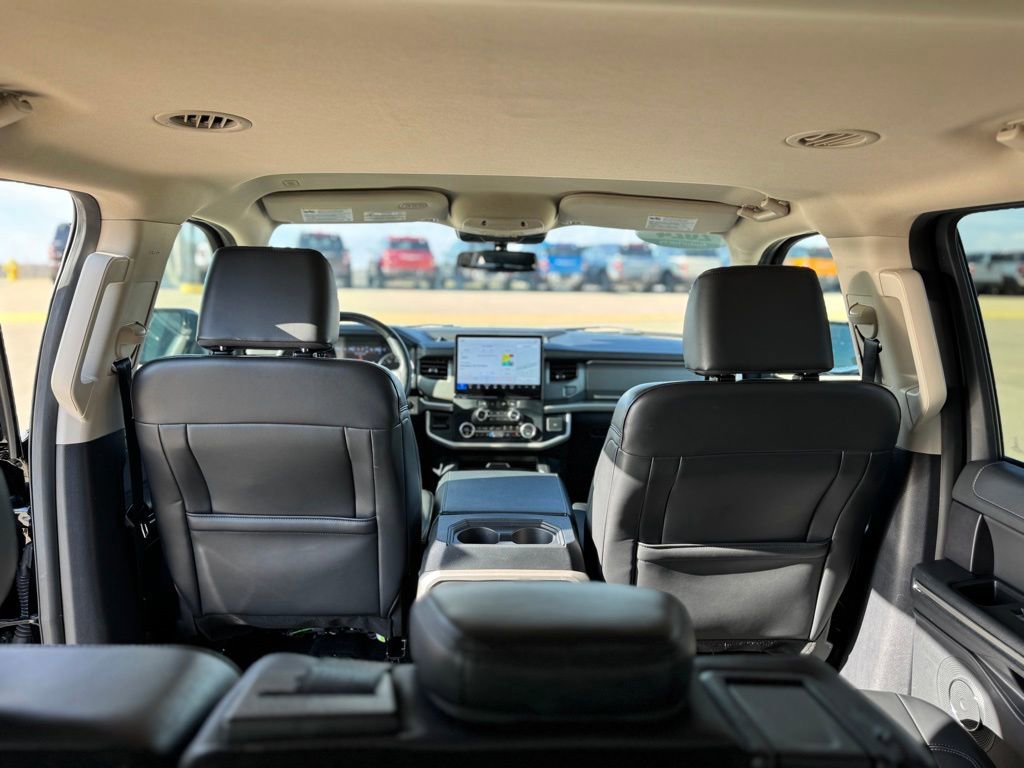 Certified 2024 Ford Expedition XLT image 40