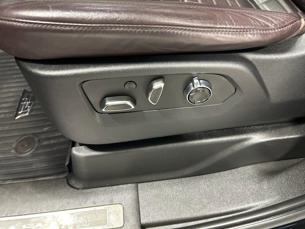 Used 2021 Cadillac Escalade Sport Platinum w/ LPO, ONYX Package image 11