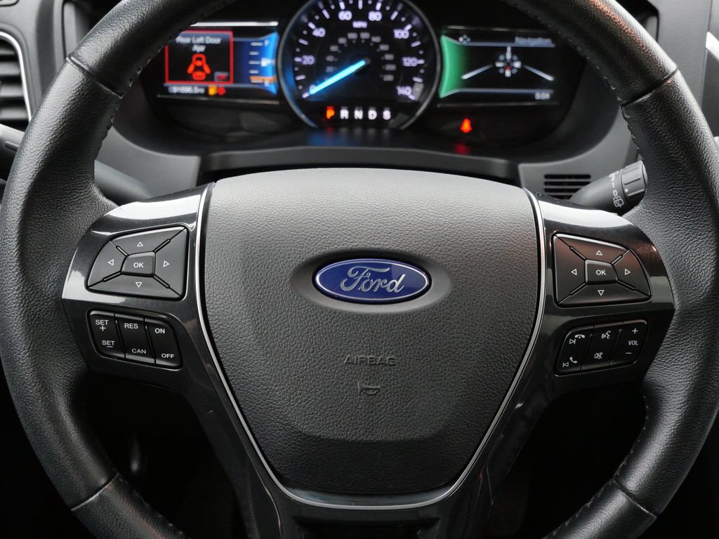 Certified 2019 Ford Explorer Limited w/ Class III Trailer Tow Package AWD/4WD image 19