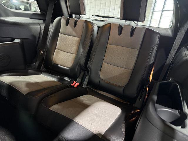 Certified 2017 Ford Explorer XLT w/ Equipment Group 202A FWD image 27