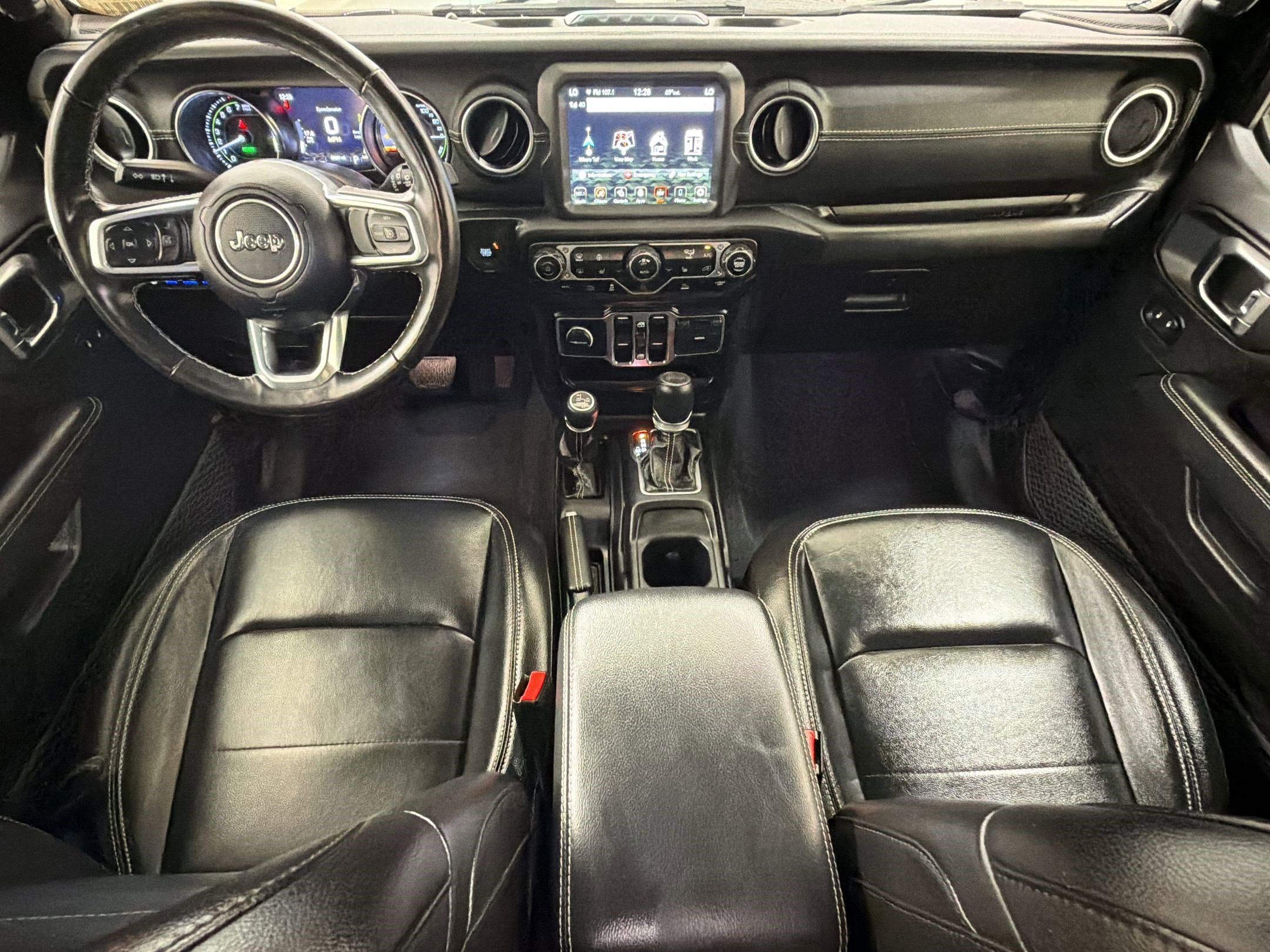 Used 2023 Jeep Wrangler Unlimited Sahara w/ Cold Weather Group AWD/4WD image 16