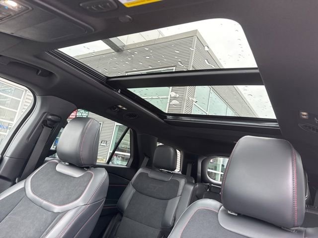 Certified 2025 Ford Explorer ST w/ Sun And Sound Package image 32