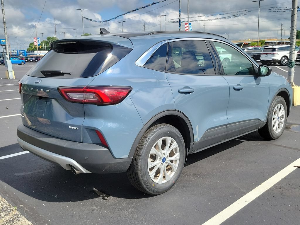 Certified 2023 Ford Escape Active w/ Tech Pack #1 AWD/4WD image 3