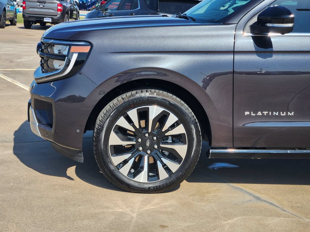 Certified 2025 Ford Expedition Platinum w/ Driver's Package AWD/4WD image 9