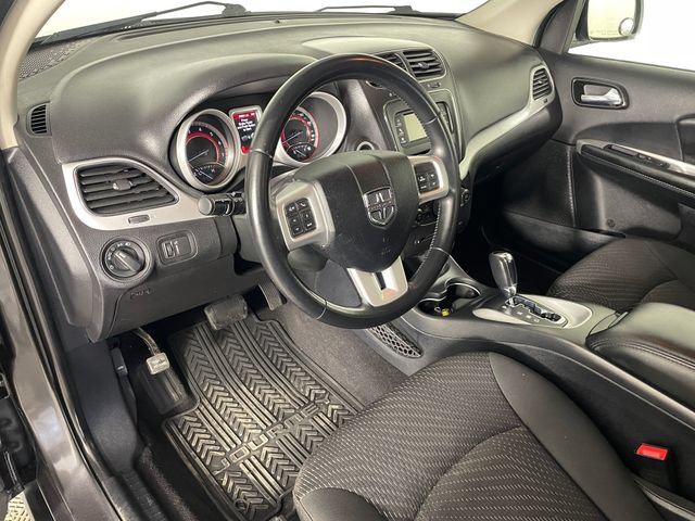 Used 2018 Dodge Journey SE w/ Connectivity Group FWD image 3