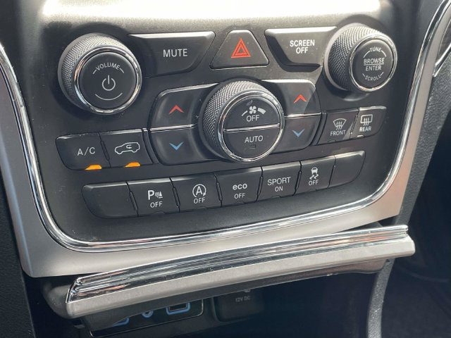 Used 2018 Jeep Grand Cherokee Overland AWD/4WD image 18