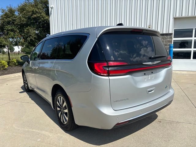 Used 2024 Chrysler Pacifica Limited FWD image 7