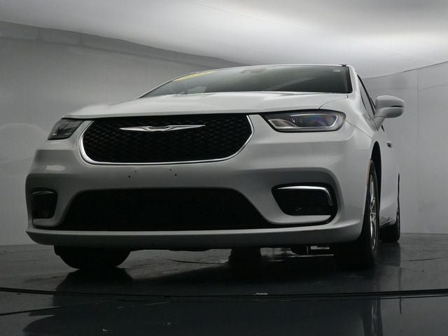 Used 2022 Chrysler Pacifica Touring-L FWD image 31