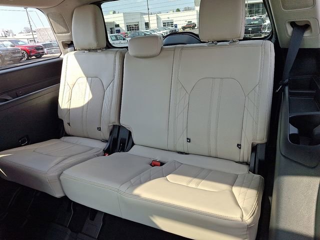 Certified 2021 Ford Expedition Platinum AWD/4WD image 11