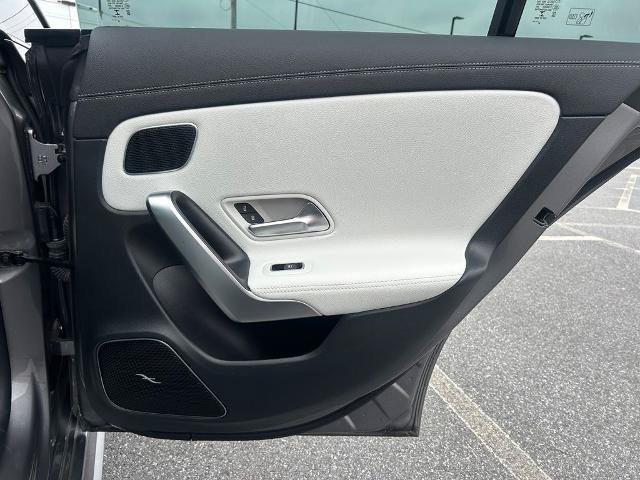 Used 2023 Mercedes-Benz CLA 250 4MATIC image 34