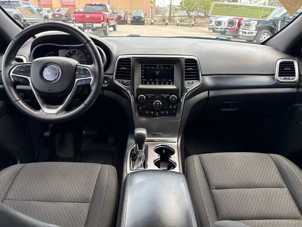 Used 2018 Jeep Grand Cherokee Laredo image 8