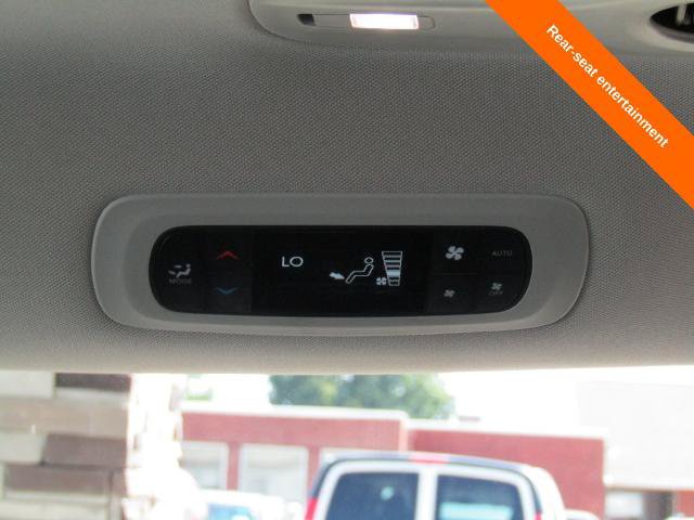 Used 2023 Chrysler Pacifica Touring-L FWD image 18