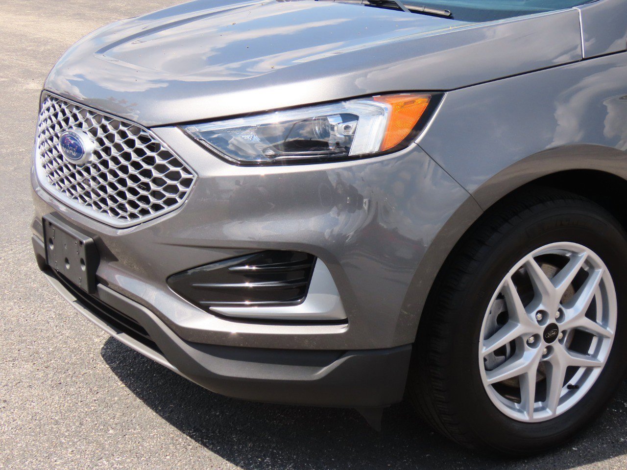 Certified 2024 Ford Edge SEL image 9