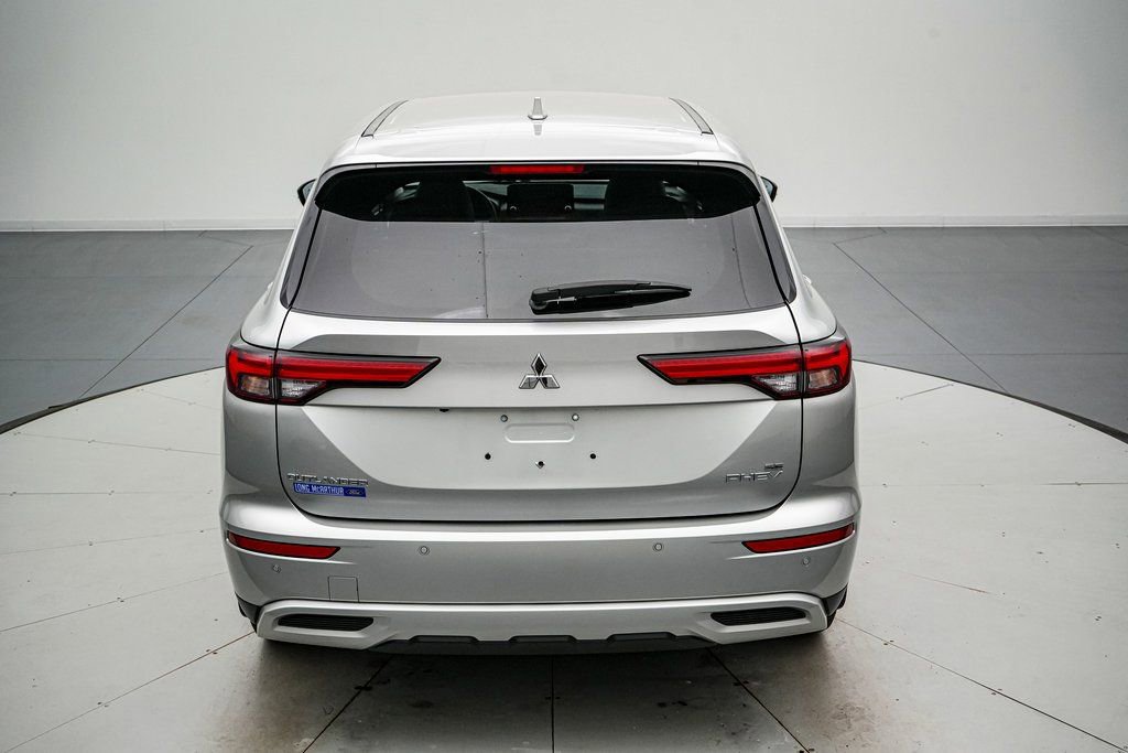 Used 2024 Mitsubishi Outlander SE video 4