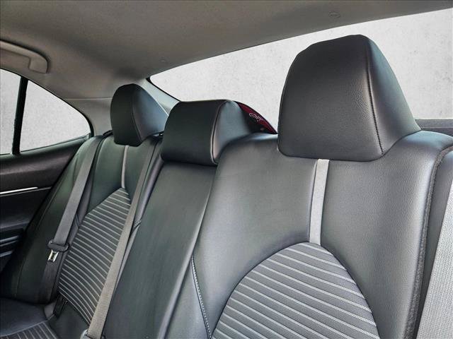 Used 2023 Toyota Camry SE FWD image 17