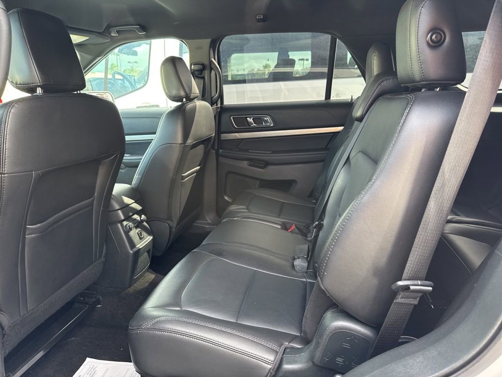 Certified 2018 Ford Explorer XLT w/ Equipment Group 202A image 14