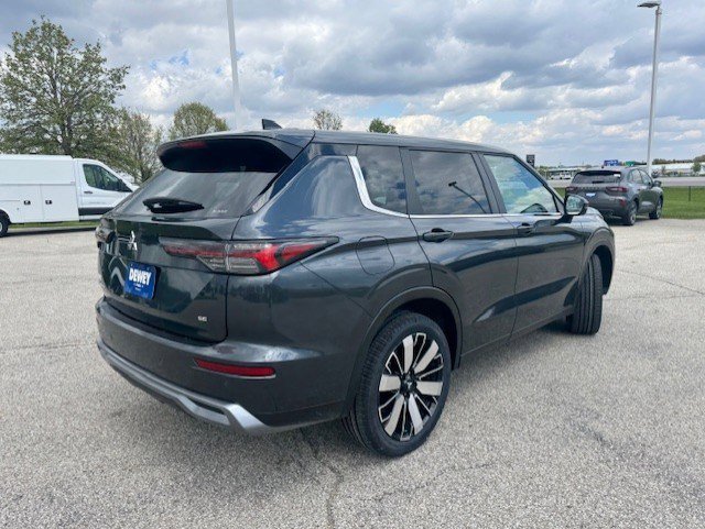 Used 2025 Mitsubishi Outlander SE AWD/4WD image 8