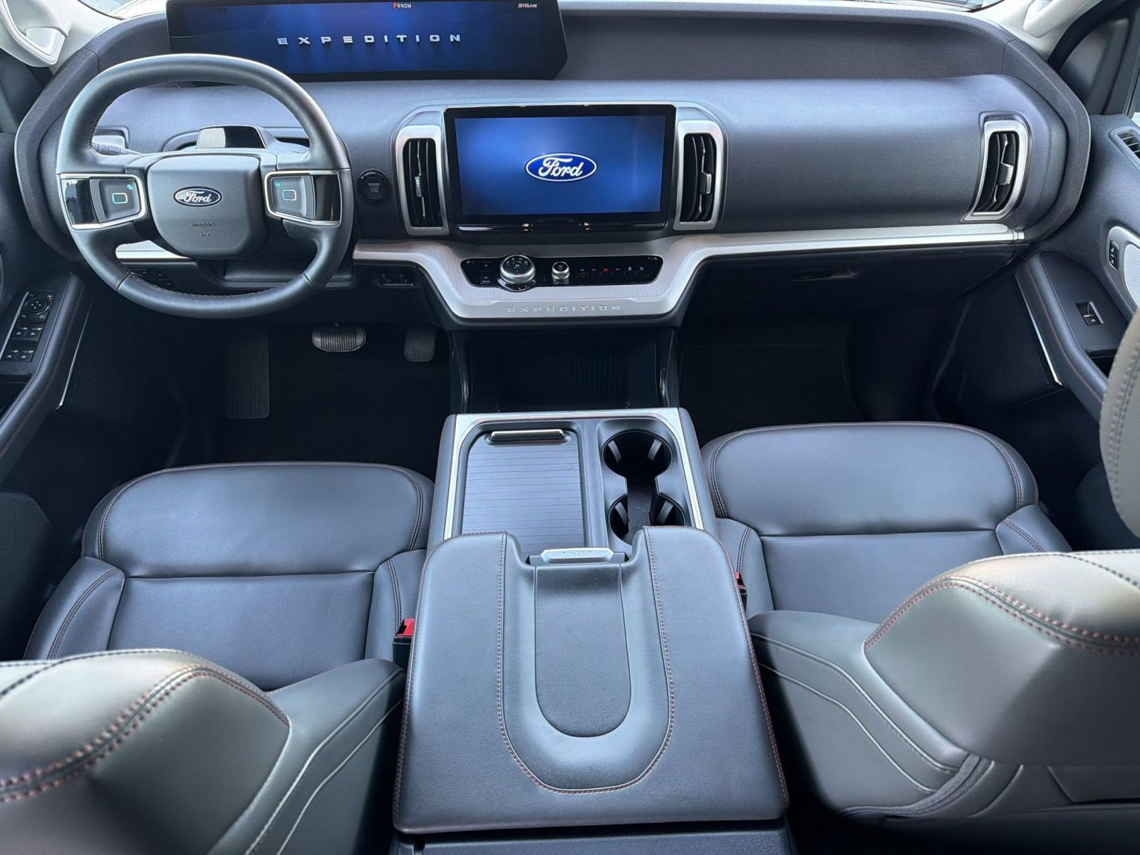 Certified 2025 Ford Expedition Active AWD/4WD image 17